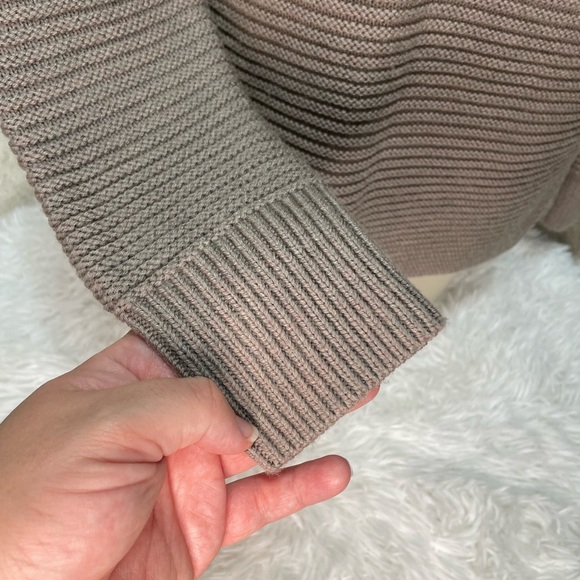 Athleta Lodge Pull Over Sweater 100% Merino Wool in Walnut Taupe Women's Size M - Picture 6 of 12
